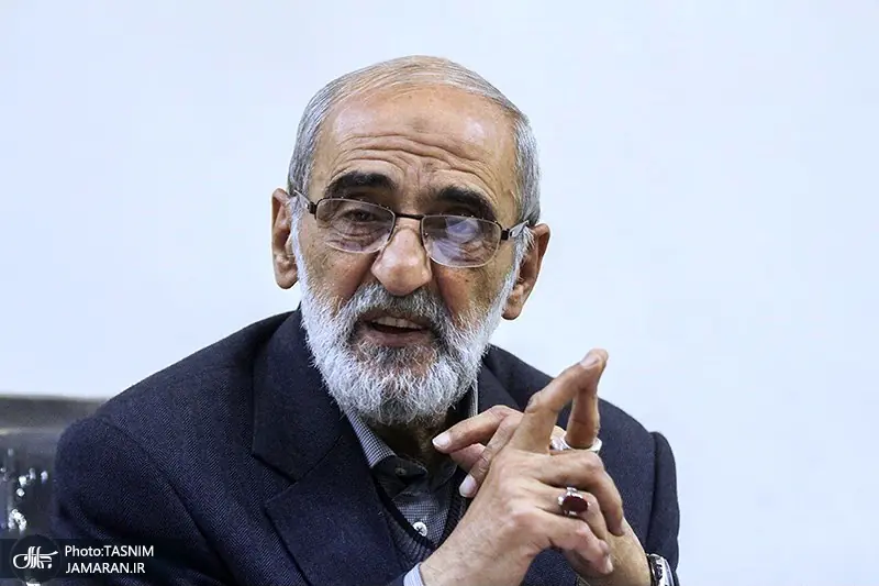 حسین شریعتمداری: گفته بودیم لایحه حجاب و عفاف نه فقط مانع کشف حجاب نیست، بلکه گسترش این پدیده عفتسوز را به دنبال دارد/ بیشتر زنان و دختران کشف حجابکننده افراد پاکدلی هستند که از عمق ماجرا بیخبرند/ نجات این طیف از زنان و دختران وظیفه قطعی نظام مقدس است