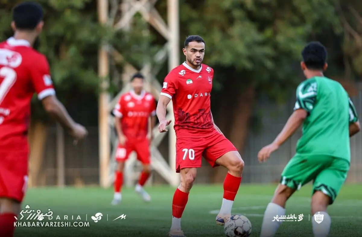 پرسپولیس روی حواشی خاک ریخت؛ اورونوف رفته بود ماساژ بگیرد!