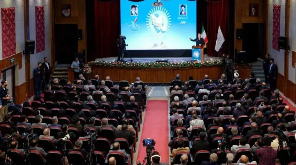 با ایجاد تغییر در نگرشها میتوانیم مشکلات و کاستیها را بهدرستی مدیریت کنیم - مردم سالاری آنلاین