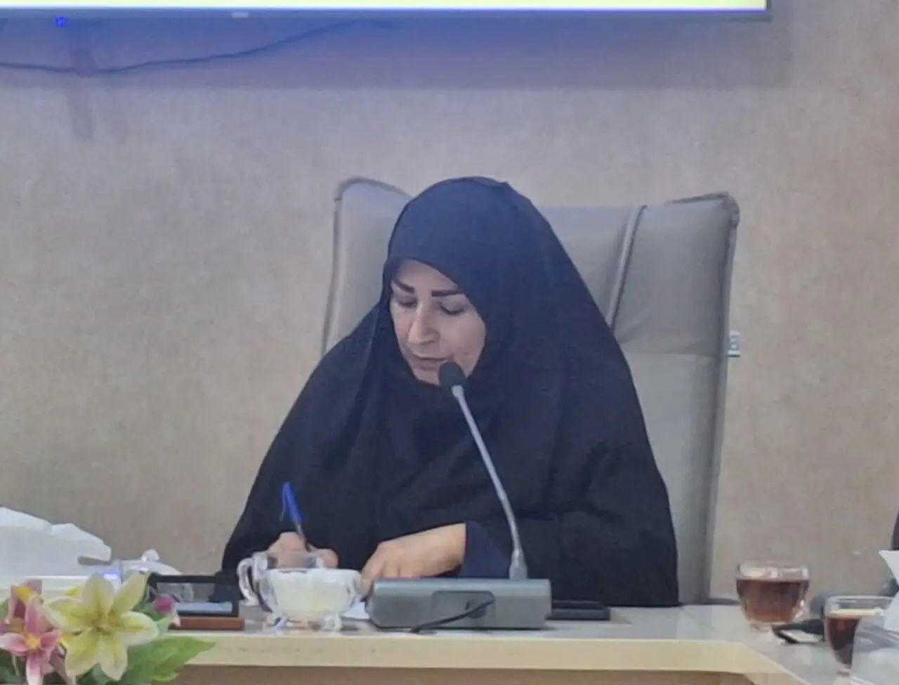 لزوم تولید آثار فرهنگی و هنری در حوزه جوانی جمعیت