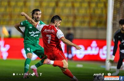  عکس؛ درخشش محمد عمری در اولین بازی فصل پرسپولیس برابر شمس‌آذر
