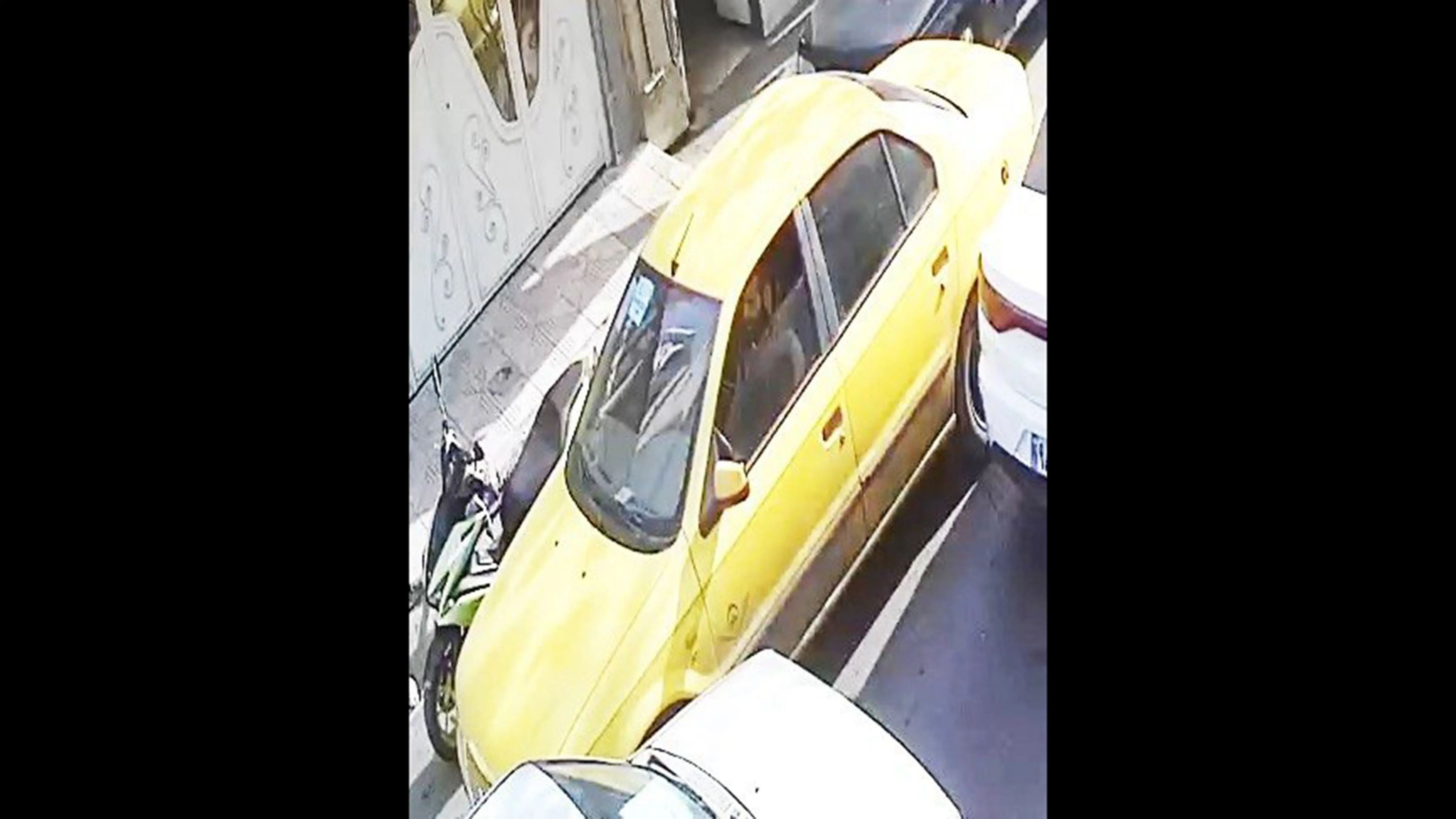 این متهم فراری را می شناسید به پلیس اطلاع دهید / از مسافران تاکسی سرقت می کرد + عکس چهره باز
