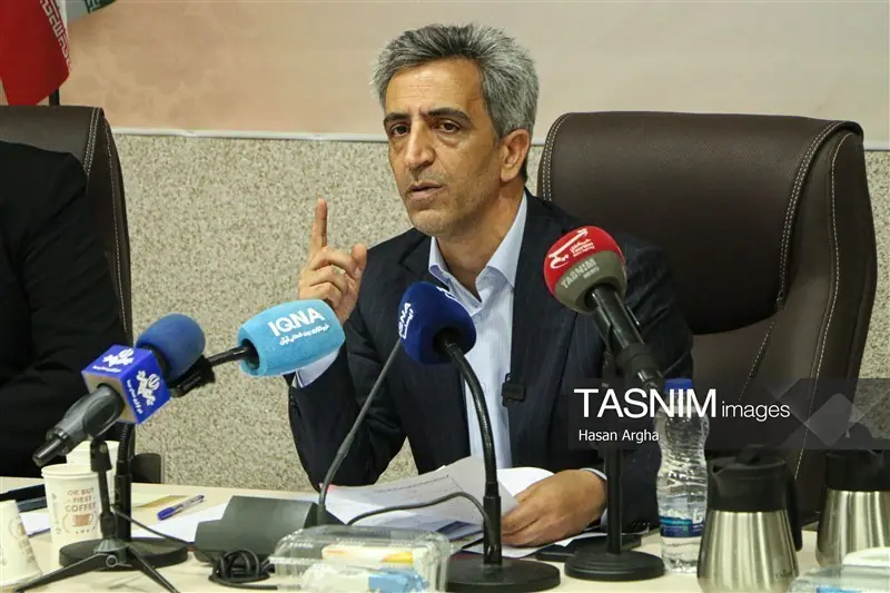 تشبیه جنجالی نماینده زنجان درباره آمریکا؛ «گردن گرگ هار» را باید شکست - تسنیم