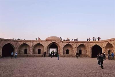  کارگاه آموزش عکاسی نجوم در کاروانسرای تاریخی قاسم‌آباد بجستان - تسنیم