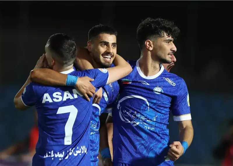 استقلال سه سال جوانتر از پرسپولیس!