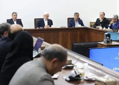  عارف: گرانی وضعیت آزاردهنده‌ای پیدا کرده