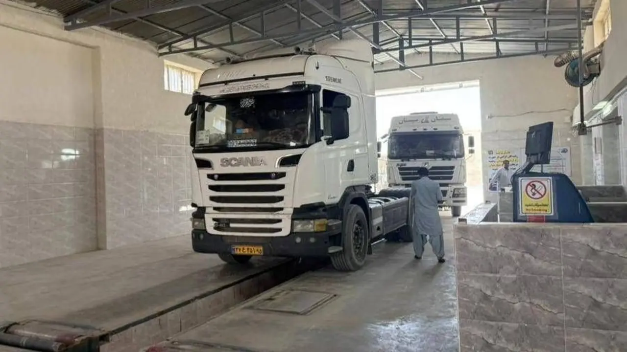 مراجعه حدود ۲۳۰۰۰ ناوگان حمل ونقل سنگین به مراکز معاینه فنی سیستان و بلوچستان