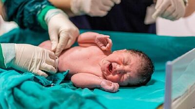 مادر ۴۶ ساله شاهرودی صاحب هشتمین فرزند خود شد