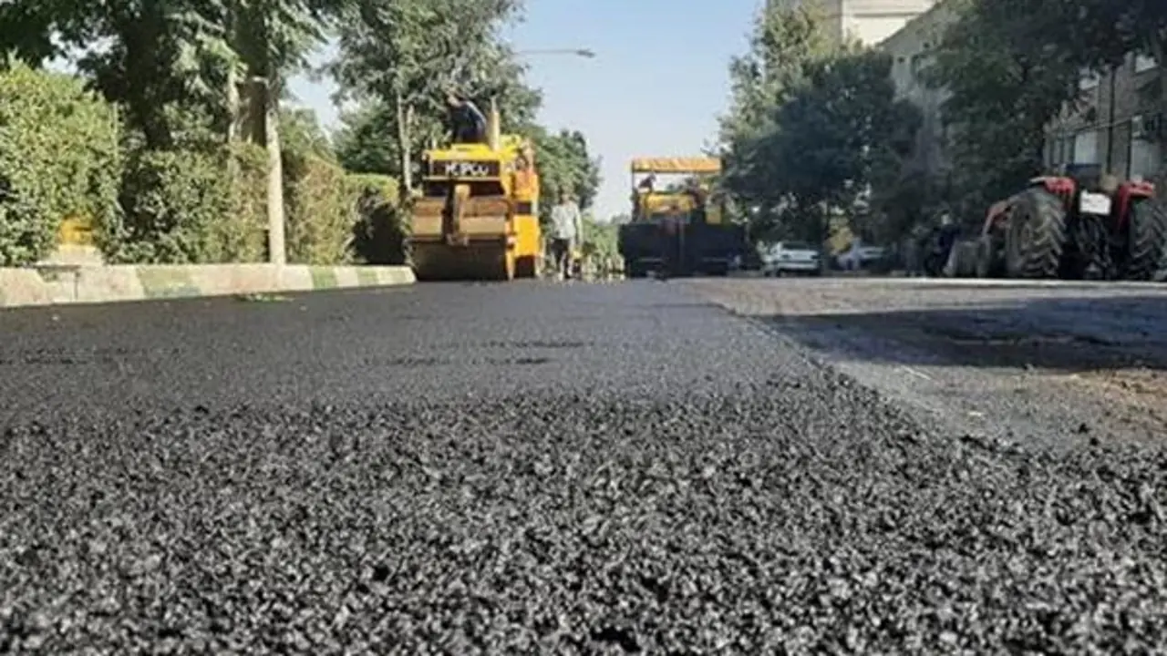 اختصاص ۱۰ هزار تن آسفالت به معابر میرآباد شهرکرد + فیلم
