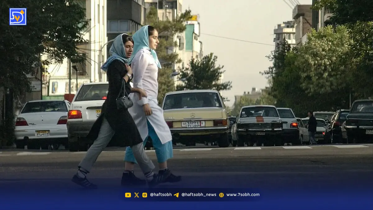  قاب تاریخ| جولان پراید و پیکان و بنز و دوو سیلو در خیابان عباس‌آباد