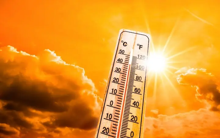 ثبت دمای ۴۹ درجه در فارس؛ رگبار پراکنده در جنوب استان آغاز میشود