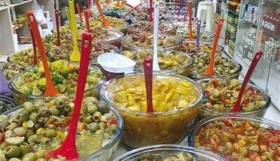  بیش از ۶ تن خیارشور و ترشی غیربهداشتی در اهواز توقیف شد