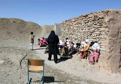  ۲۲ استان، درگیر مدارس سنگی