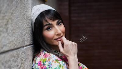  استایل شلوار گشاد سمیرا حسن‌پور در پشت صحنه تئاتر (+عکس)