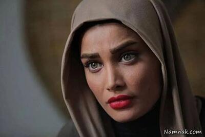 تینا آخوندتبار با یک استایل مشکی رخنمایی کرد