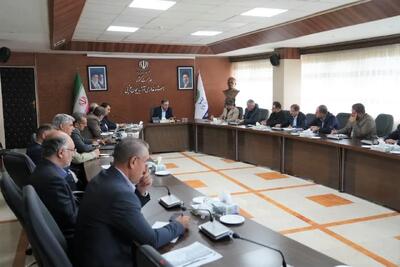 استاندار آذربایجان‌غربی: یک ماه برای بازگشایی مسیرهای منتهی به دریاچه ارومیه فرصت داریم