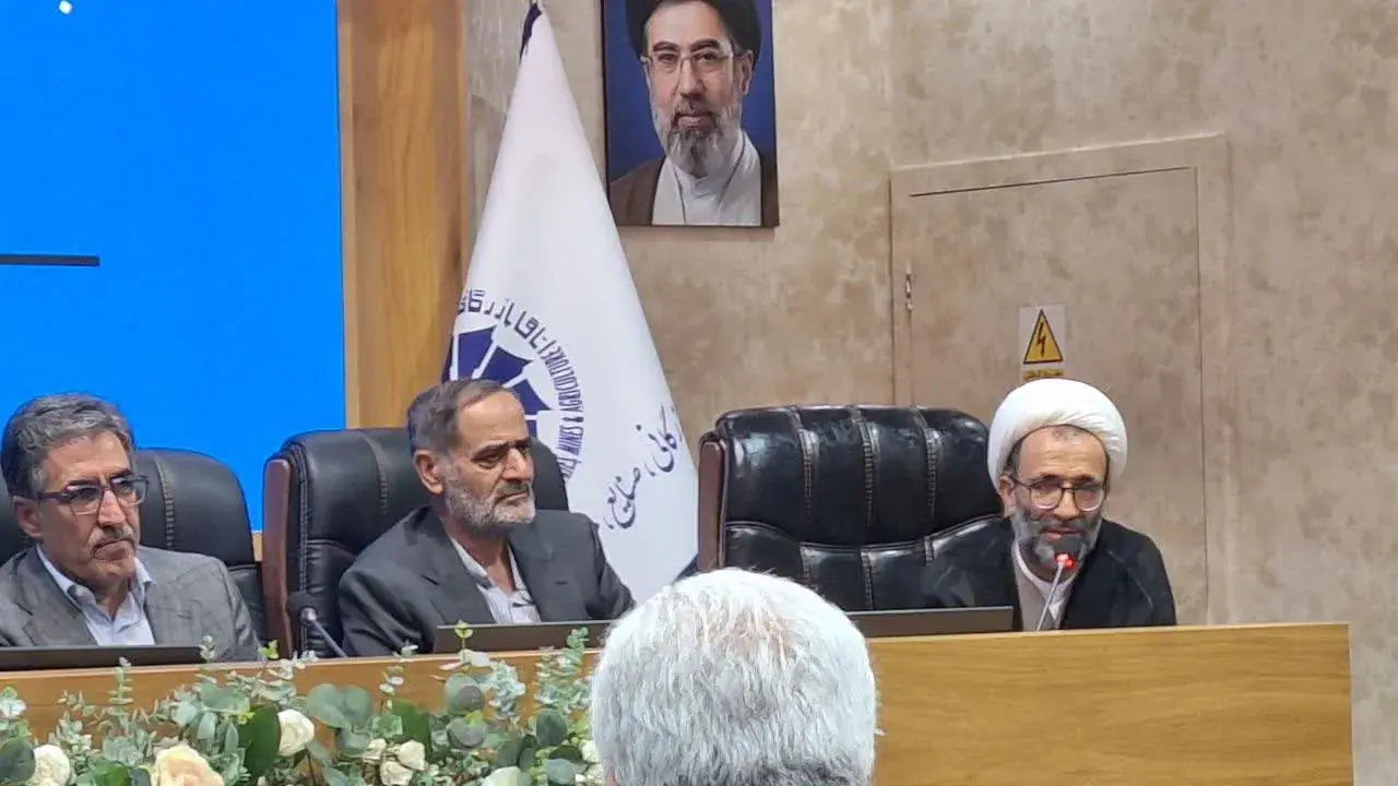 دخالت دولت در اقتصاد باید کاهش یابد/ بخشنامههای ارزی بانک مرکزی نیازمند اصلاح است