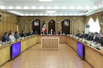 عارف: دشمن پس از شکست نظامی بهدنبال فروپاشی اجتماعی از مسیر فشار اقتصادی است