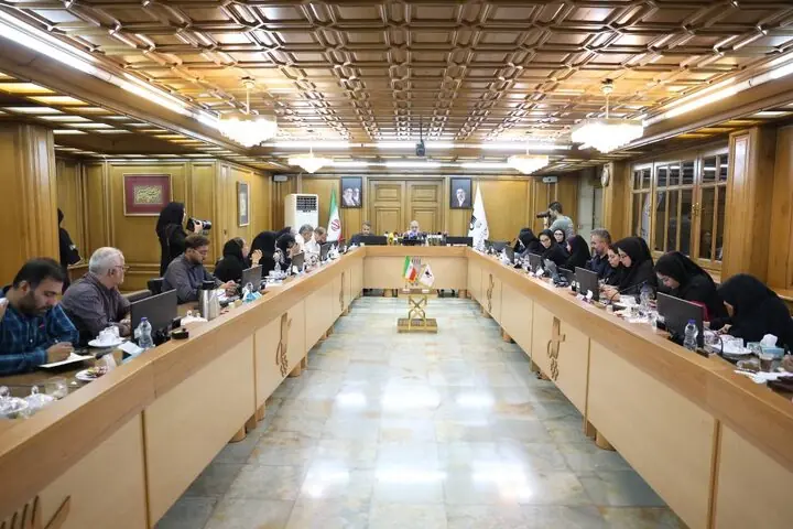 اختلاف نظر درباره جابهجایی انبار نفت شهران/ پروژه خانه ریز برای مردم ضرری ندارد!