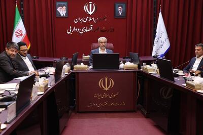وزیر اقتصاد: مناطق آزاد باید الگوی سایر مناطق و پروژههای اقتصادی کشور باشند