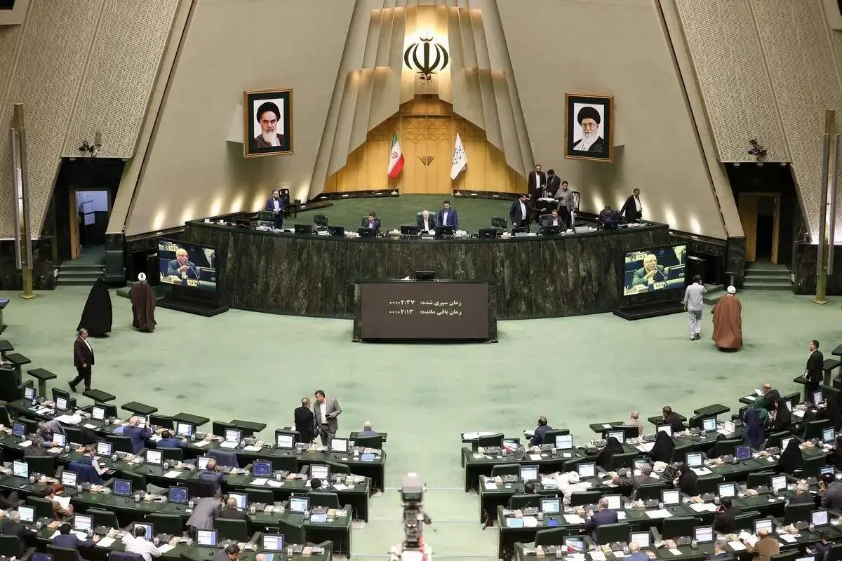 قانون علیه ارتباط با بیگانگان؟؛ مجلس کلیات طرح مقابله با نفوذ را تصویب کرد