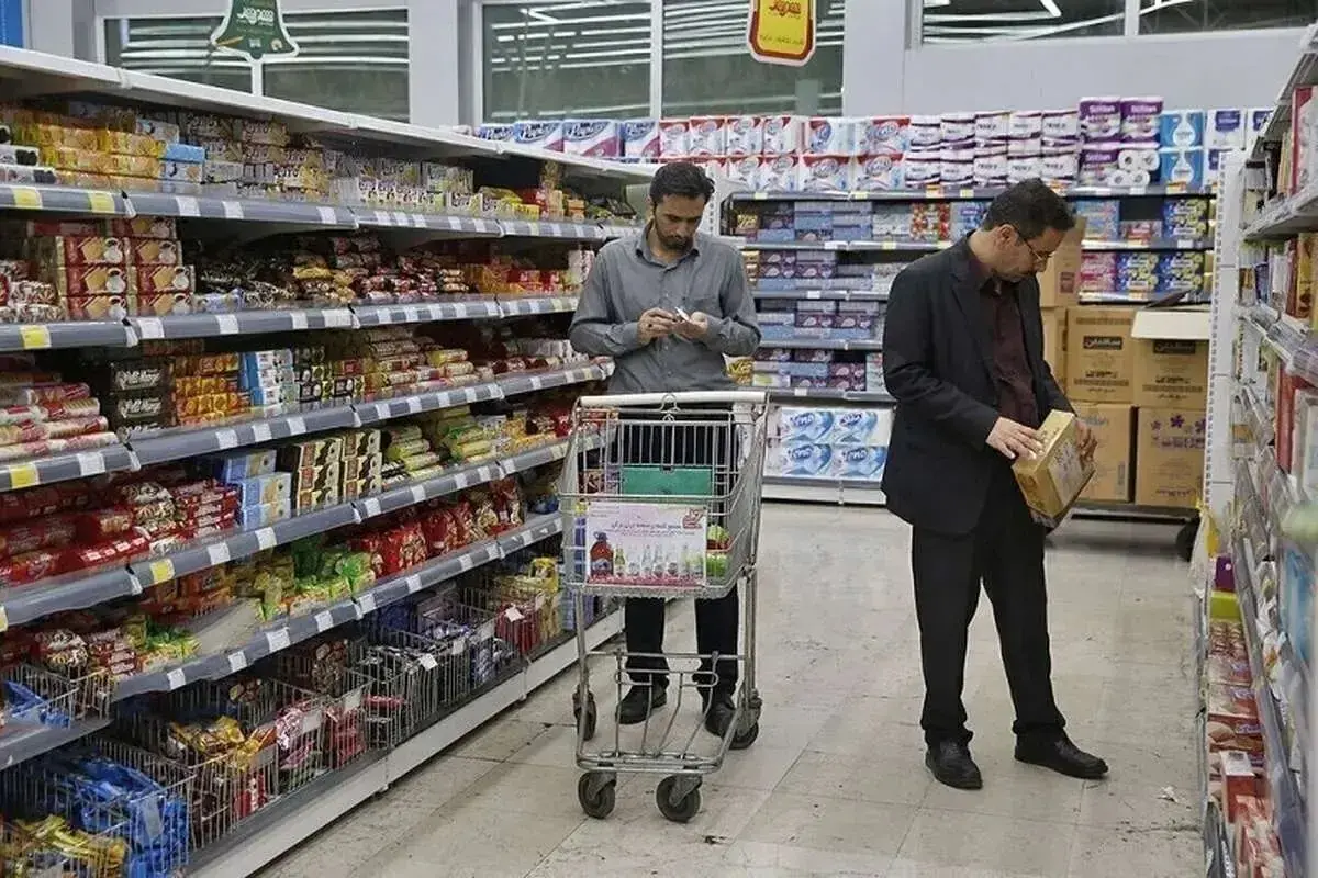 وزارت کار: هیچ گروهی از دریافت کالابرگ مرداد ماه حذف نشده/ به علت تغییر در زمانبندی دریافت کالابرگ، فردی که پنجم شهریور اعتبار خود را دریافت میکند، کالابرگ مرداد ماه خود را اخذ کرده و به هیچ عنوان یک ماه از سهم وی کم نشده