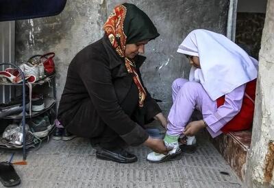 بهزیستی: یکی از دلایل افزایش آمار زنان سرپرست خانوار، «طلاق» است/ در چهار ماهه نخست امسال ۲۷۷ هزار و ۳۷۱ مورد ولادت داشتیم که نسبت مدت مشابه سال گذشته، ۶.۹ درصد کاهش داشته/ افت تعداد ازدواجها و افزایش تجرد قطعی و سن ازدواج، از مهمترین عوامل کاهش باروری در کشور هستند/ ۴۵ هزار و ۴۷۶ خانواده دارای فرزندان چند قلو در کشور شناسایی شدهاند
