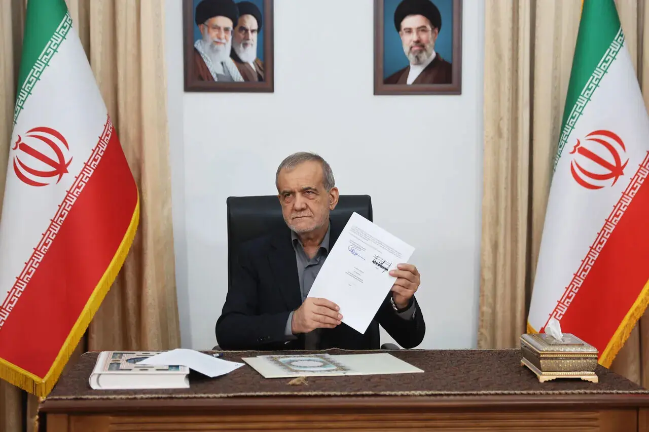 بقایی: در متن یادداشت تفاهم، مهلت ۶۰ روزه نداریم/ در توافق پیشبینی شده بود که طی دوره ۶۰ روزه، درباره دو موضوع «رفع تحریم» و «هستهای» گفتوگو شود و اگر به نتیجه نرسیدیم، زمان تمدید شود/ پس از نقض تفاهم توسط آمریکا، بحث ۶۰ روزه دیگر موضوعیت ندارد