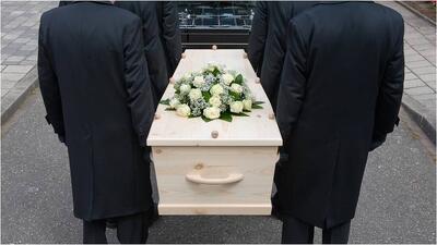 مرد انگلیسی ۳ سال با جسد مادرش زندگی کرد