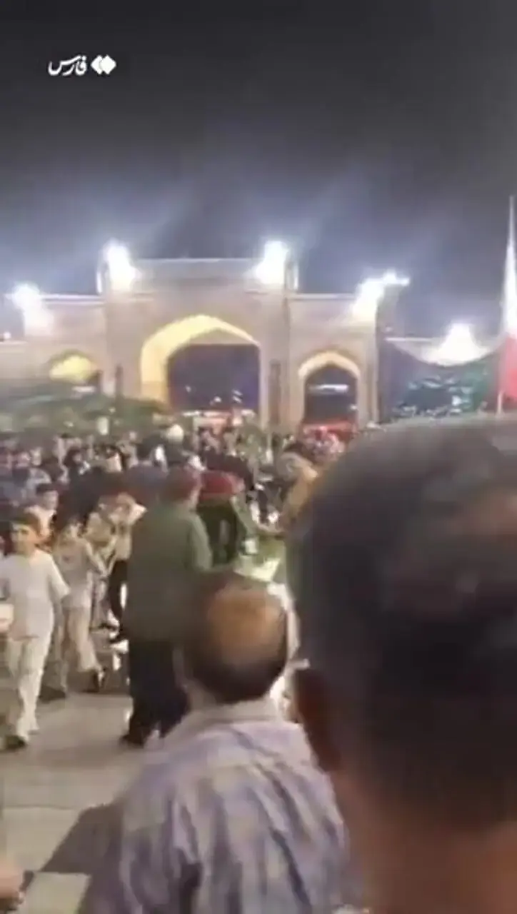  ببینید | آشتی دو هیات یزدی و تبریزی که در حرم امام رضا (ع) درگیر شده بودند