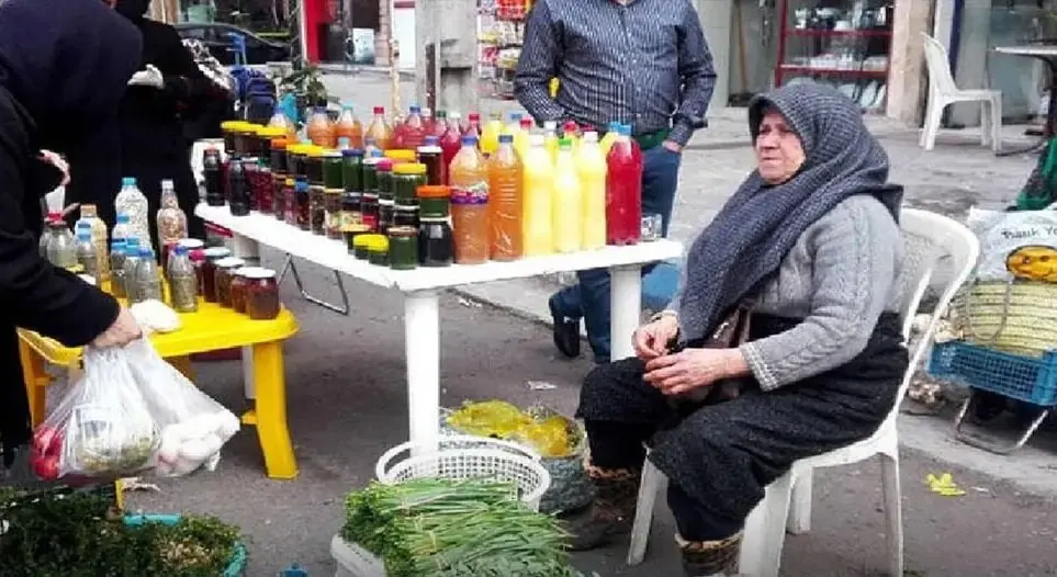 دلادلان در روستا چنبره زدهاند