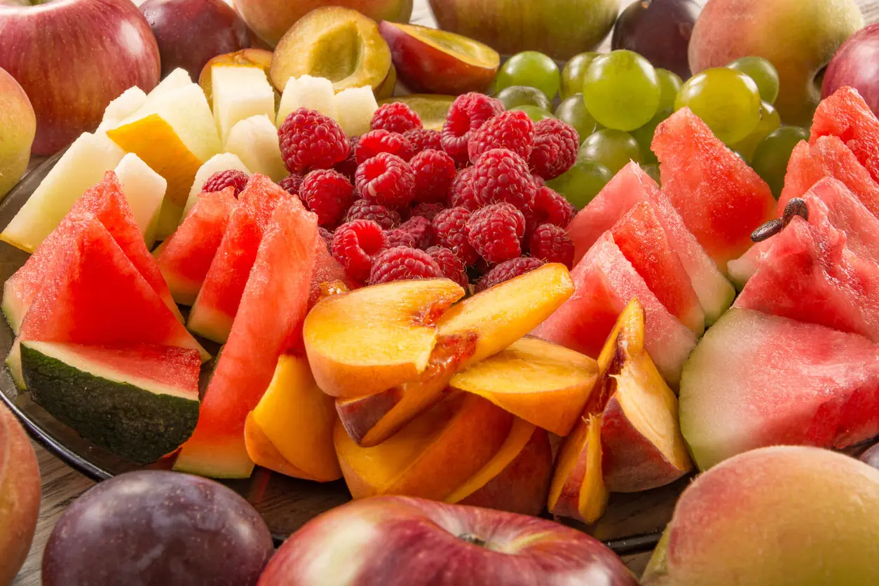  ۷ میوه مفید برای کاهش نفخ و سنگینی شکم