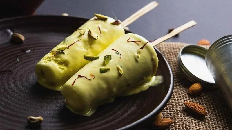 «کولفـی» دسر سنتی هند؛ طرز تهیه ۶ مدل بستنی بدون دردسر همزدن