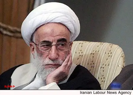 قابهایی دیده نشده از سفر آیت الله جنّتی در اروپا + عکس