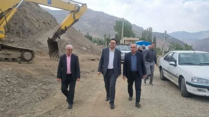فرماندار شمیرانات در میدانِ گرههای عمرانی شمشکدربندسر؛ از جاده دیزین تا گودبرداریهای بلاتکلیف