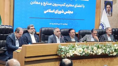 اصلاح سیاستهای ارزی، زمینه رونق صادرات را فراهم میکند