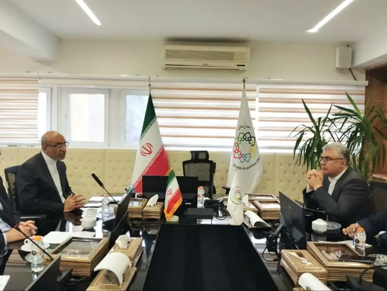 استاندار کرمانشاه: توسعه زیرساختهای صادراتی و بازگشایی مرز تیلهکوه در دستور کار است
