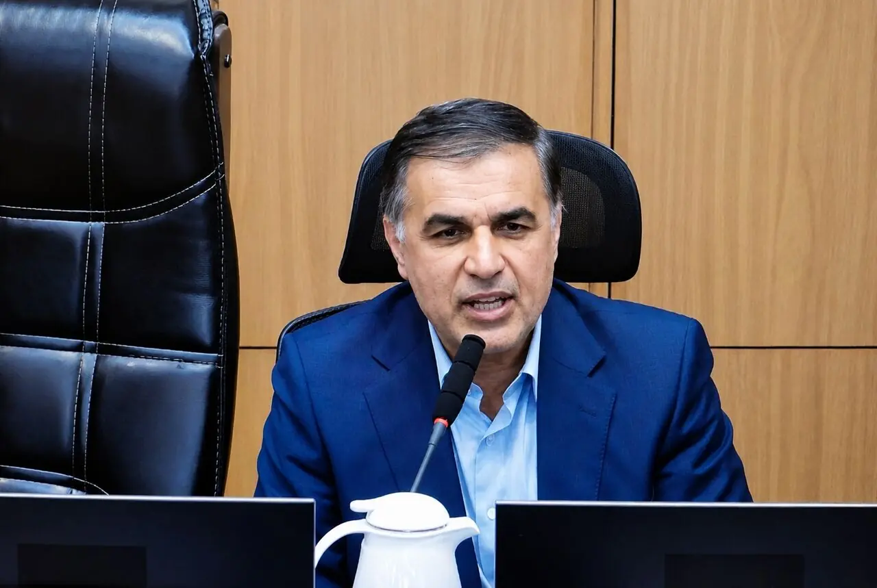 بررسی ۴۳ پرونده واگذاری اراضی در فارس/ ۱۵ نیروگاه خورشیدی مجوز گرفت