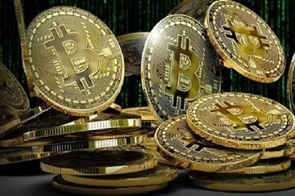 بیتکوین و ریپل در مسیر سرنوشتساز قرار گرفتند / قیمت روز ارزهای دیجیتال
