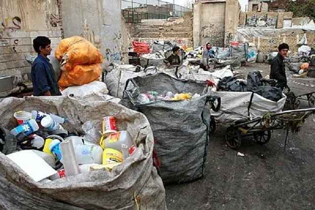 ۱۰ سال است پیگیر جابجایی مشاغل مزاحم کرمانشاه هستیم/ فقط اصناف پای کارند!