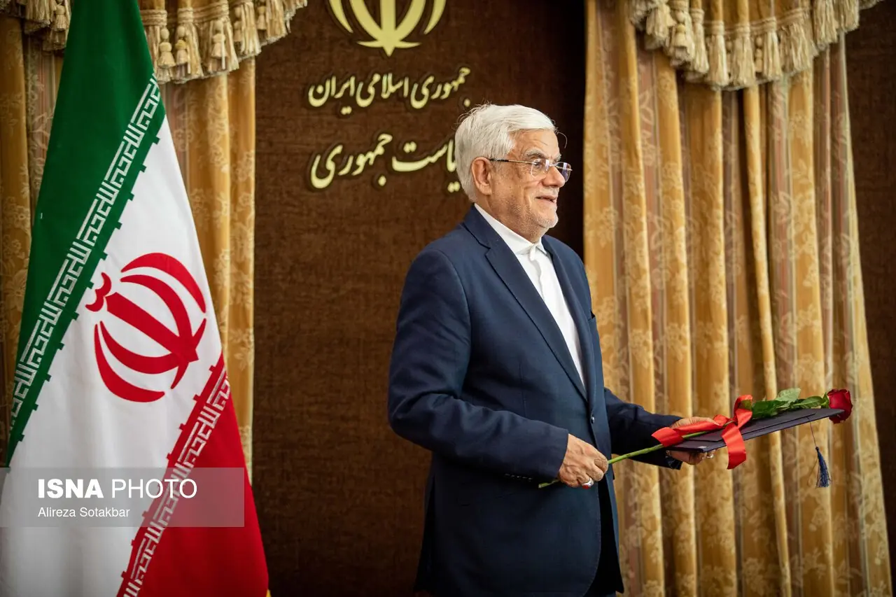 دیدار جمعی از مدیران رسانههای کشور با محمدرضا عارف، معاون اول رئیس جمهور