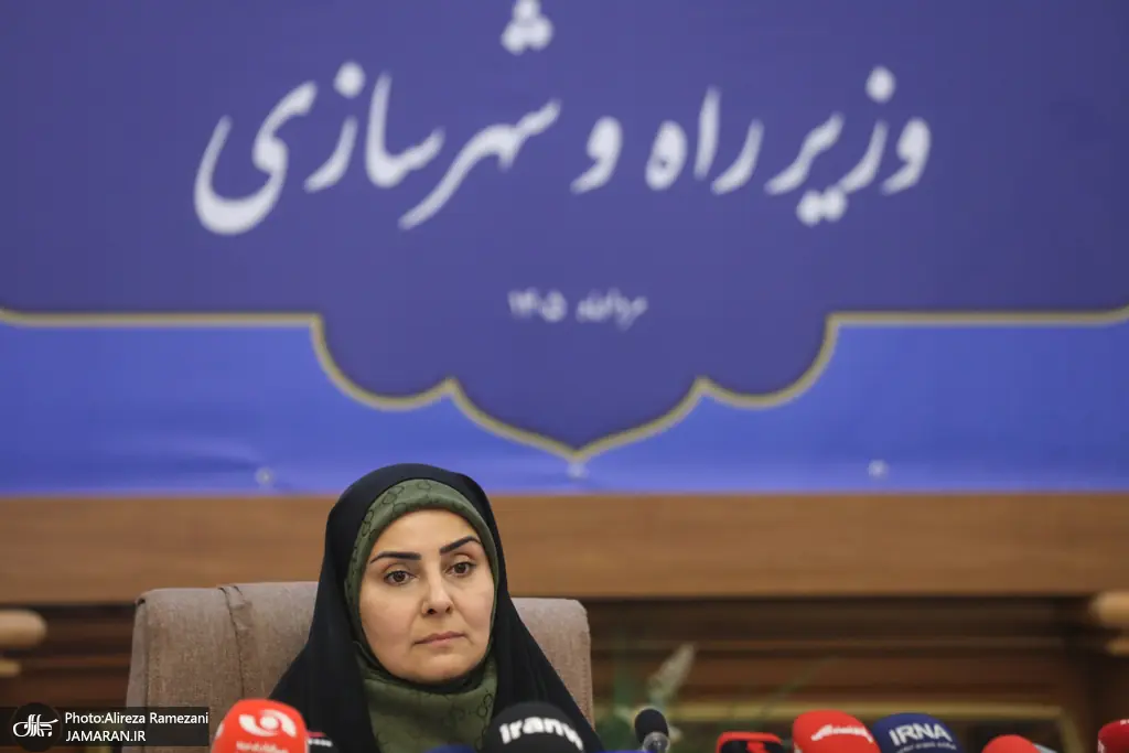 فرزانه صادق، وزیر راه و شهرسازی: احتمال افزایش وام مسکن ملی وجود دارد/ بیش از ۴۰۰ شهر و روستا در ۲۵ استان درگیر جنگ شدند/ بیش از ۱۰۰ هزار واحد مسکونی و تجاری به شکلهای مختلف آسیب دیدند