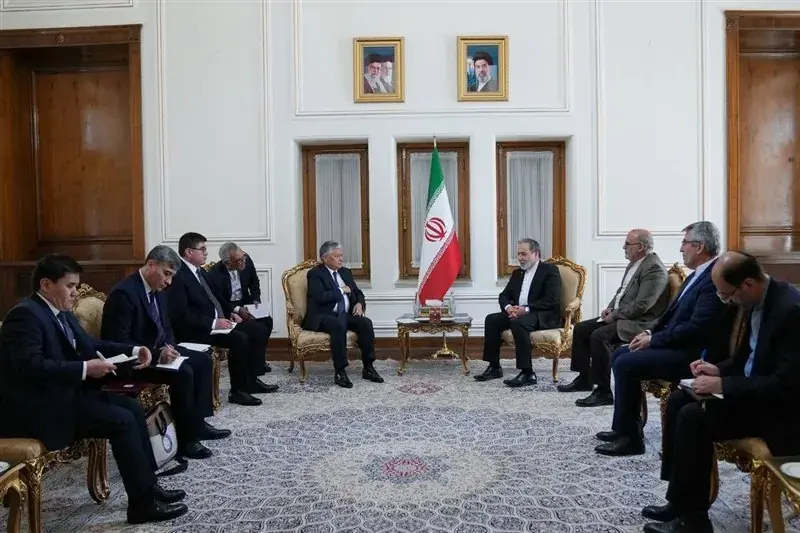 دیدار معاون وزیر امور خارجه ازبکستان با عراقچی