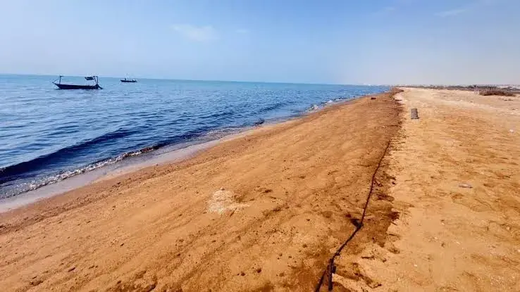 آلودگی نفتی در جزایر قشم و هنگام مهار شد