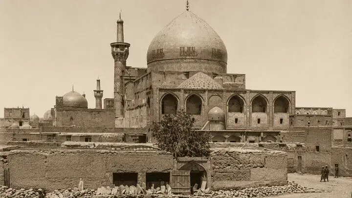 سفر در زمان؛ تصویر بسیار قدیمی از حرم امام رضا (ع) از روی پشتبام یک حمام عمومی