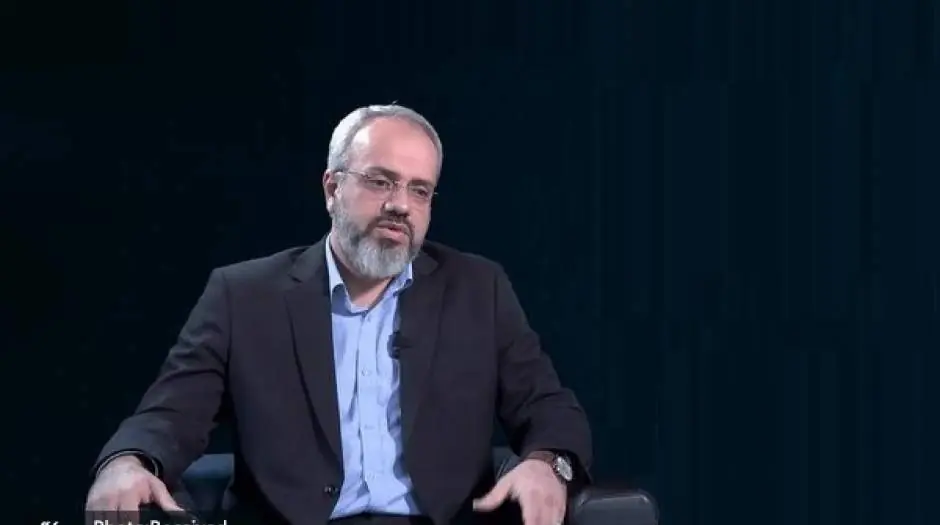 کاملنواب، فعال سیاسی نزدیک به قالیباف: اگر از جناح تندرو در مورد ارزیابیشان از تفاهم اسلامآباد بپرسیم، عینا همان عبارات مدنظر دشمن را میگویند/ شاید اگر این جناح صادقانه با مردم برخورد کند، در آینده بتواند پیروزیهایی را در انتخابات کسب کند - مردم سالاری آنلاین