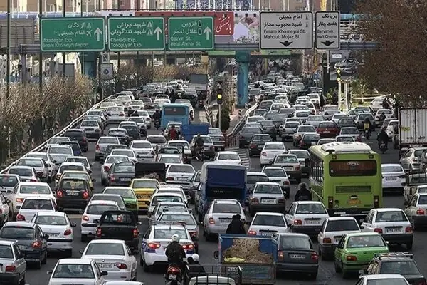 ترافیک سنگین در محورهای اصلی پایتخت
