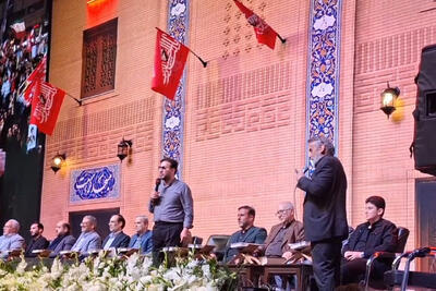  حضور قاریان بین المللی قرآن در مراسم اربعین تدفین رهبر شهید در مشهد
