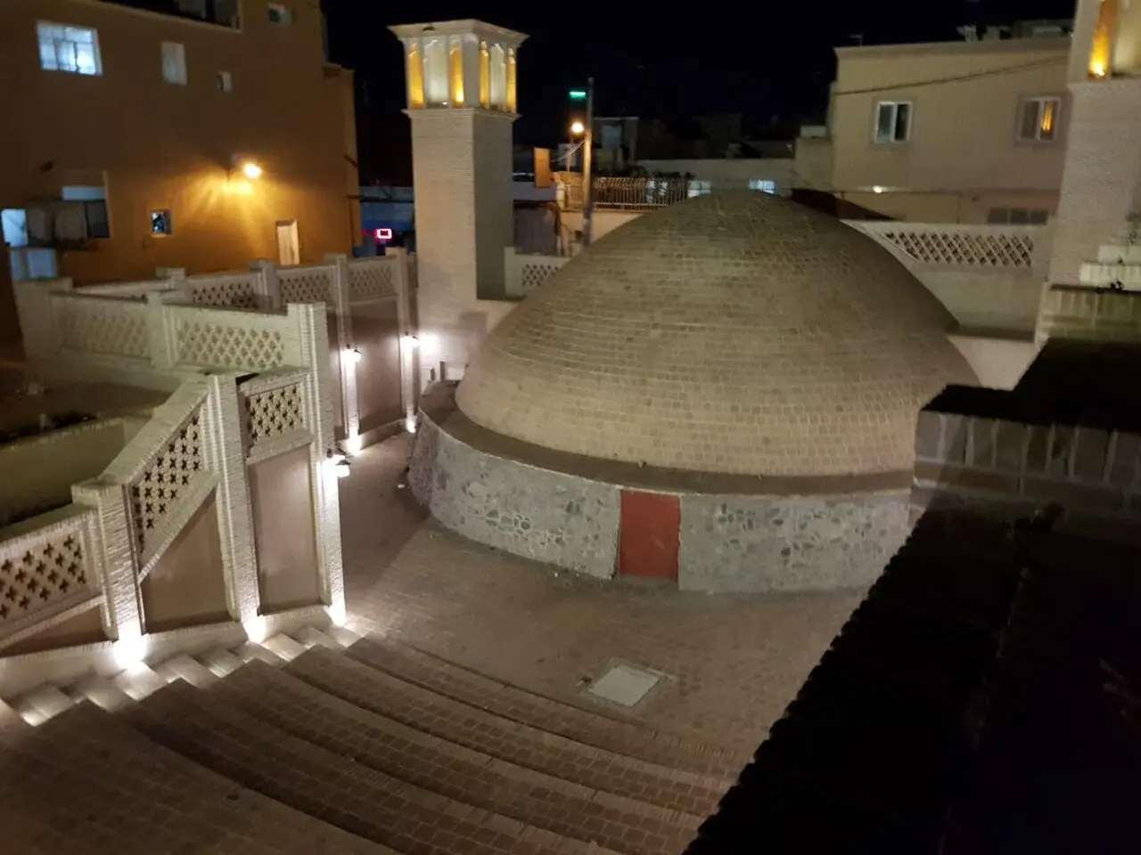 تخریب بنای الحاقی غیرمجاز آبانبار تاریخی شاهرود آغاز شد