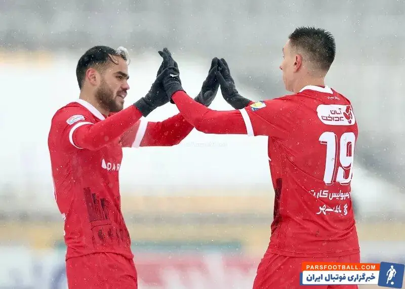 اوستون اورونوف درخواست جدایی از پرسپولیس نداده